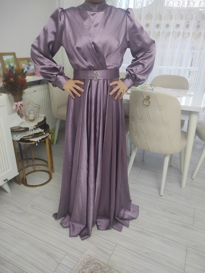 Uzun Kollu Mor Saten Abiye Elbise - Görsel 2