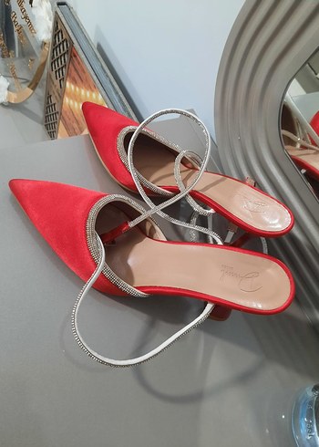 Kırmızı İşlemeli Stiletto Topuklu Kadın Abiye Ayakkabı - Görsel 2