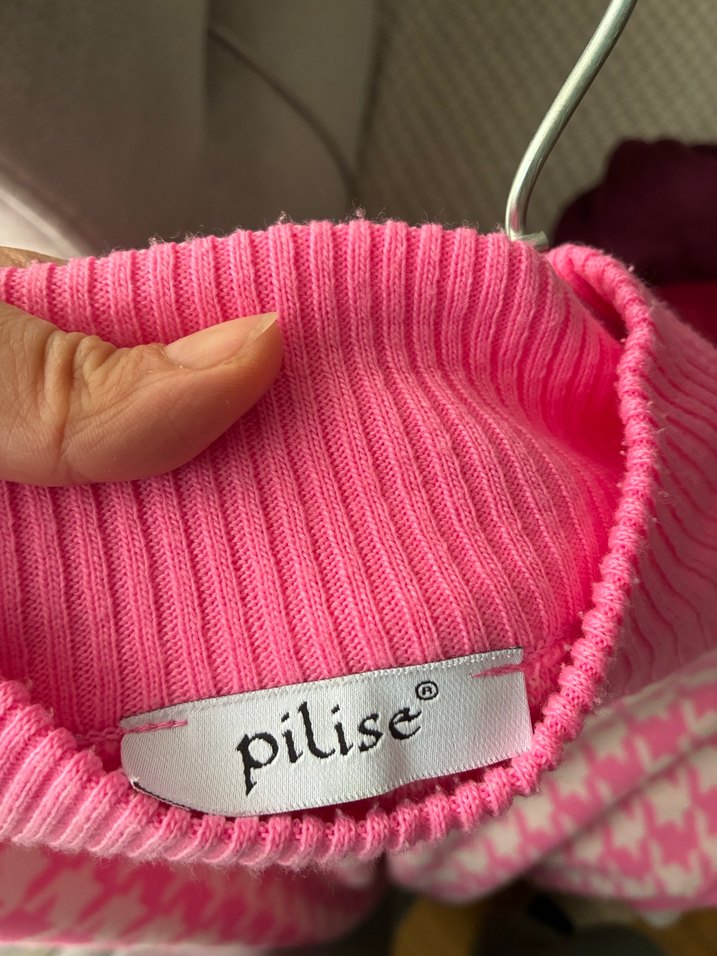 Pembe Boğazlı Triko Süveter - Görsel 5