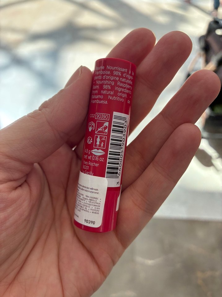 Parlak Kırmızı Dudak Bakım Sticki - Görsel 2