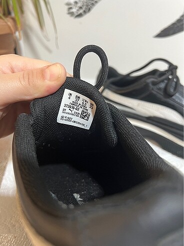 37 Beden siyah Renk Puma spor ayakkabı