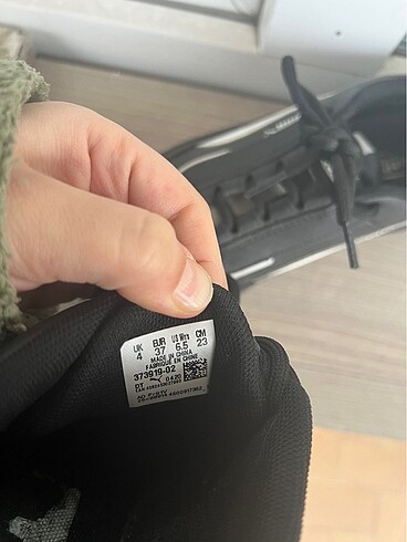 37 Beden siyah Renk Puma spor ayakkabı
