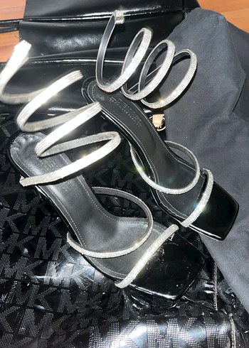 Zara Parlak Siyah Yılan Desenli Stiletto Topuklu