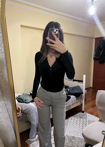 Gri V Yakalı Uzun Kollu Ofis Bluzu - Görsel 2