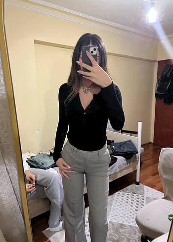 Gri V Yakalı Uzun Kollu Ofis Bluzu - Görsel 3