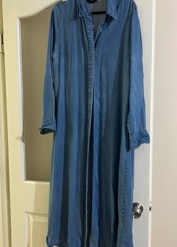 İnce kot pardesü ve eşarp - Görsel 2