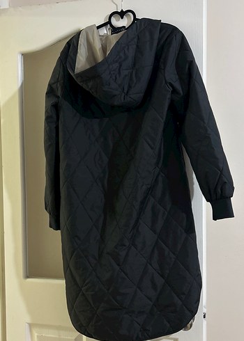 Siyah Kapüşonlu Kadın Kap - Görsel 2