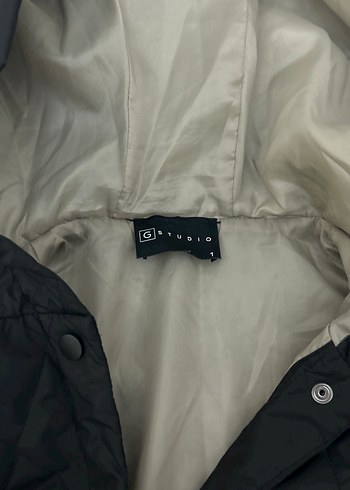 Siyah Kapüşonlu Kadın Kap - Görsel 3