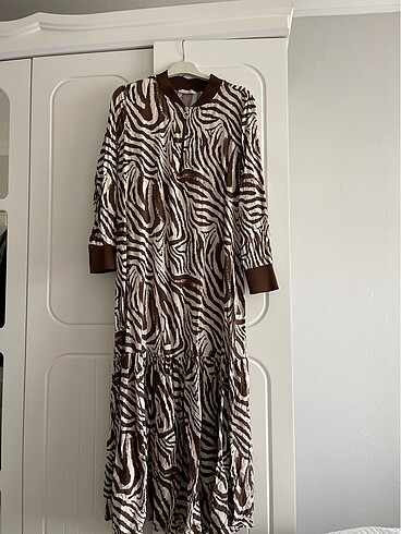 Zebra desenli elbise fiyatta yardımcı olunur