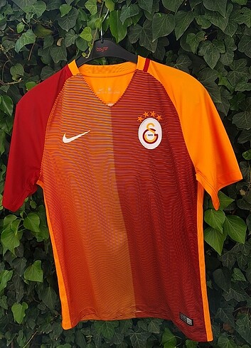 Galatasaray 2016-17 İç Saha Forması
