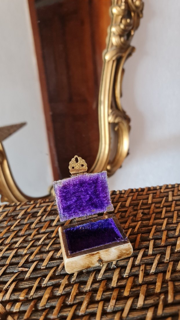 Antika kemik prinç küçük takı kutusu - Görsel 3