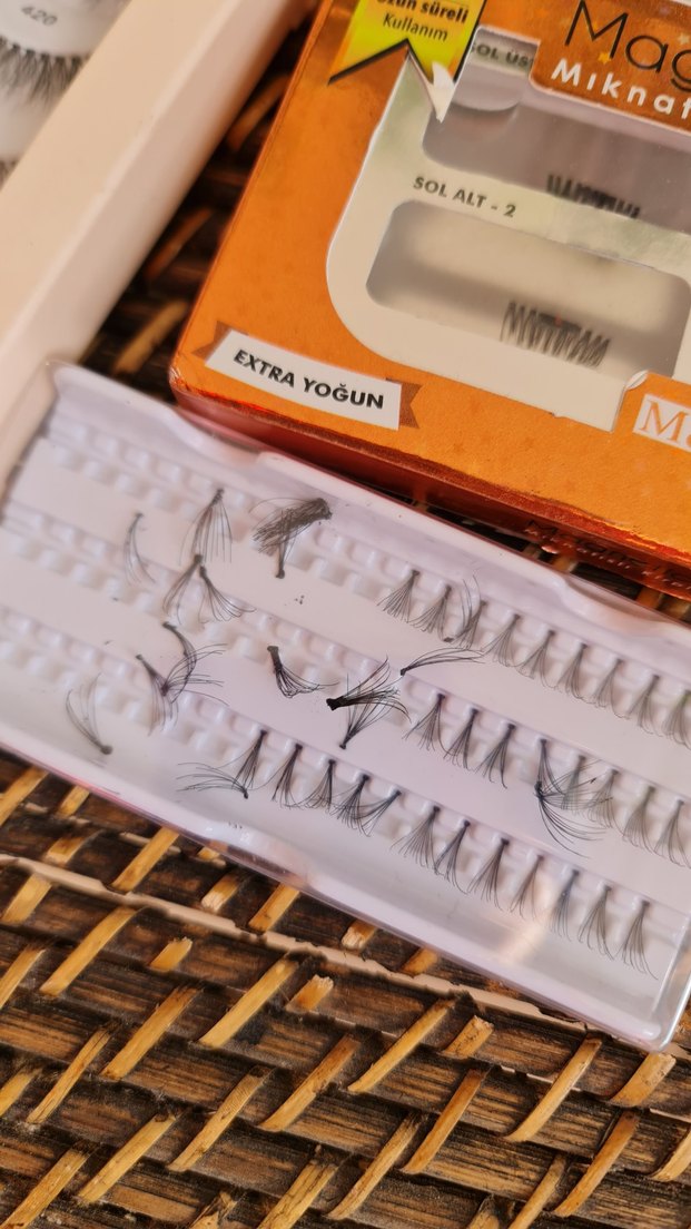 Bej Manyetik ve Doğal Görünümlü Takma Kirpikler - Görsel 5