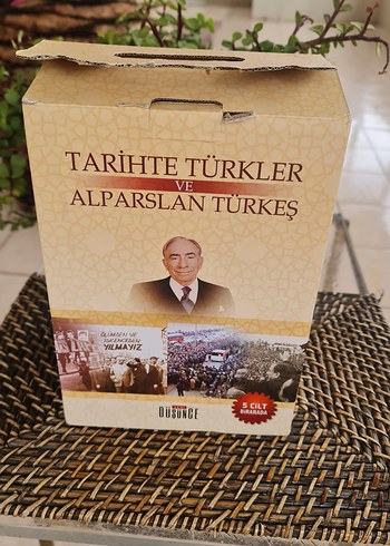 Tarihte Türkler ve Alparslan Türkeş Kitap Seti - Görsel 2
