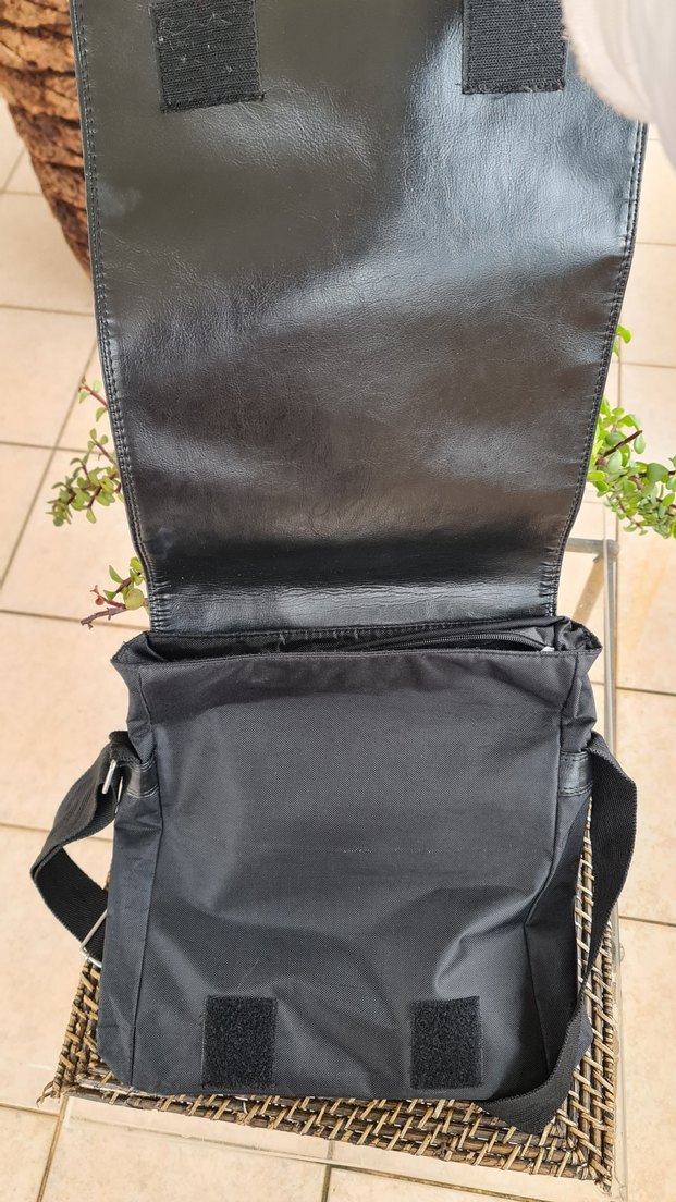 Siyah Gotik Erkek Omuz Çantası 667 - Görsel 5