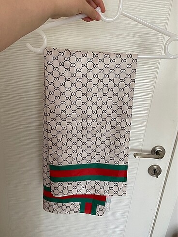 Beden Gucci ithal eşarp geniş