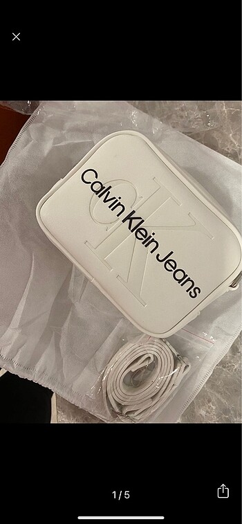 Calvin Klein kol çantası