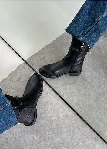 Siyah Kadın Bot - Görsel 5