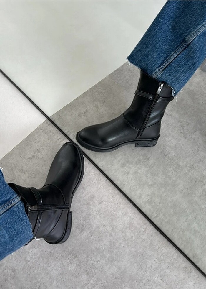 Siyah Kadın Bot - Görsel 5