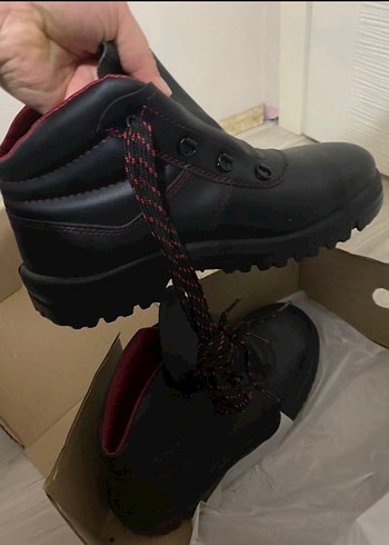 Siyah Erkek Bot - Görsel 2