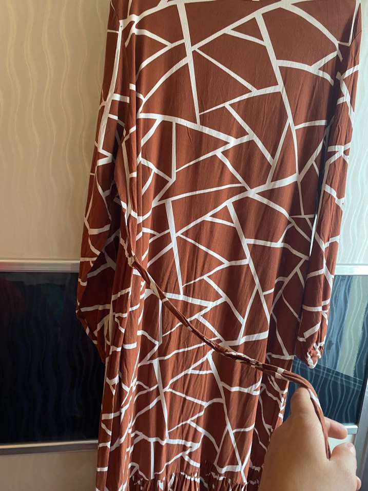 Kadın Uzun Kahverengi Batik Elbise - Görsel 3