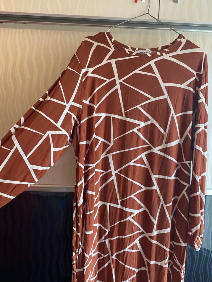 Kadın Uzun Kahverengi Batik Elbise - Görsel 2