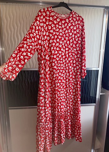 Kırmızı çiçekli elbise tesettür - Görsel 2