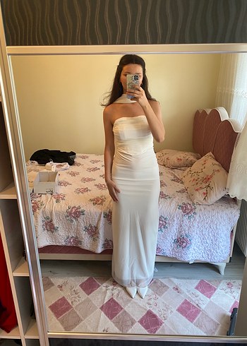 Trendyol & Milla Beyaz Straplez söz elbisesi