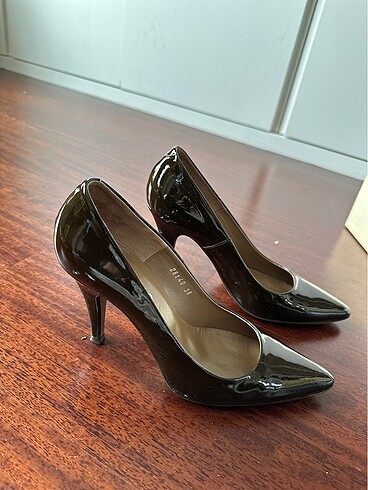 Hotiç Hotiç kahve rugan topuklu stiletto