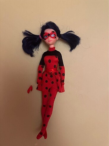 Uğur böceği barbie