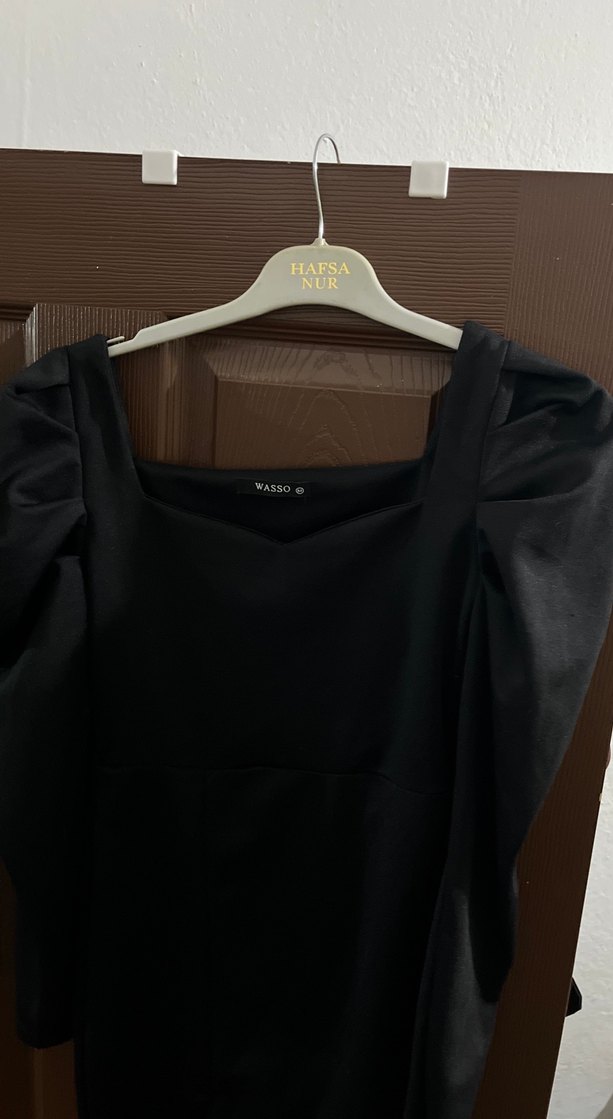 Uzun Siyah V Yaka Gotik Kadın Elbise - Görsel 3