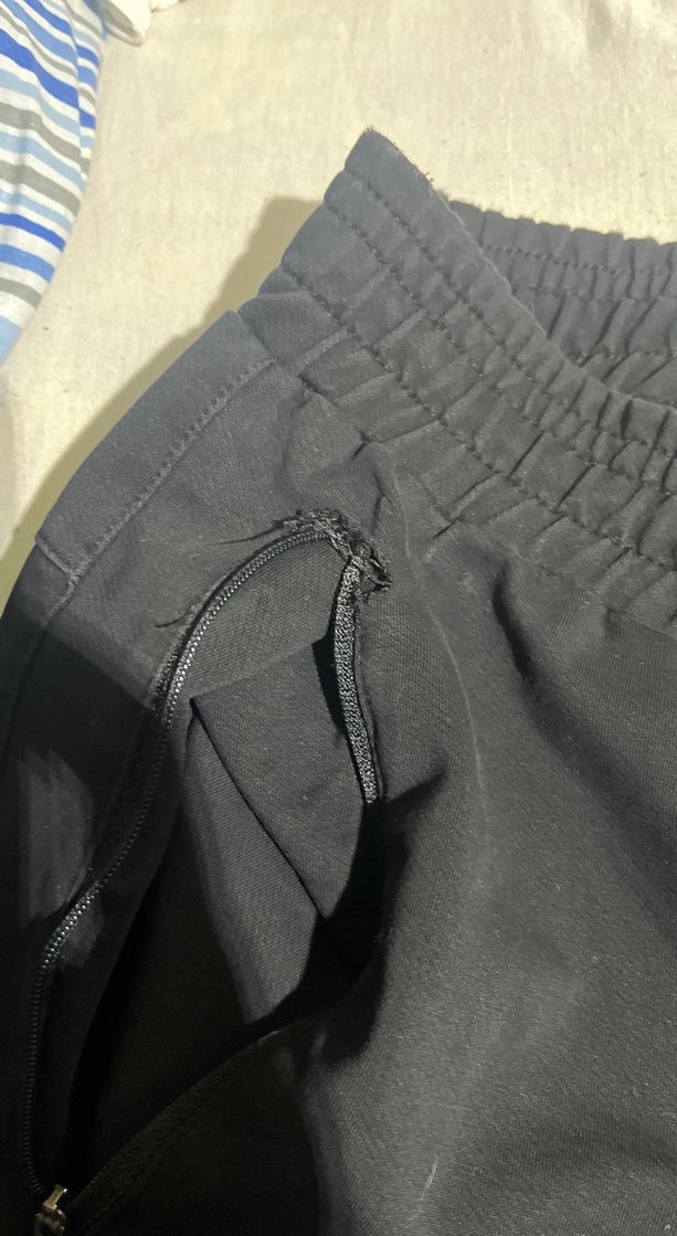 Siyah Fermuarlı Rahat Kesim Erkek Şort - Görsel 5