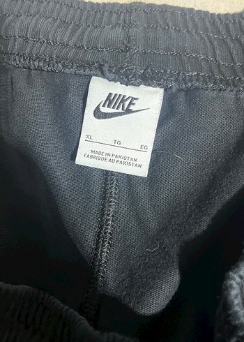 Nike Siyah Pamuklu Rahat Kesim Erkek Şort - Görsel 4