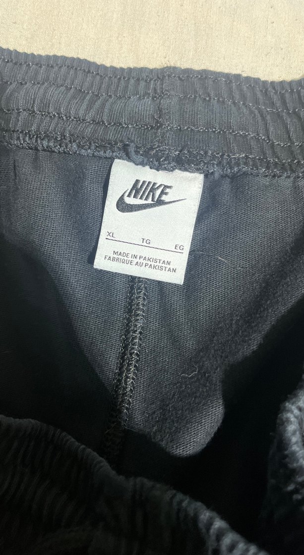 Nike Siyah Pamuklu Rahat Kesim Erkek Şort - Görsel 4