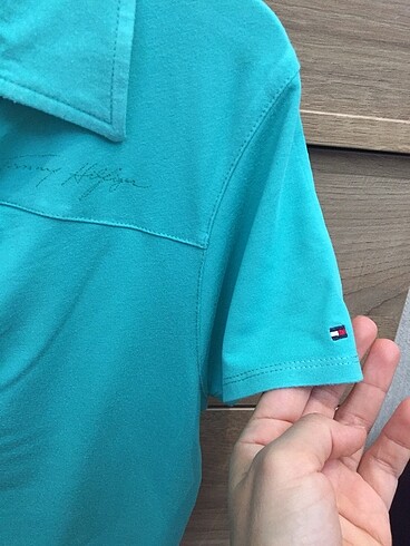 m Beden Tommy Hilfiger tişört