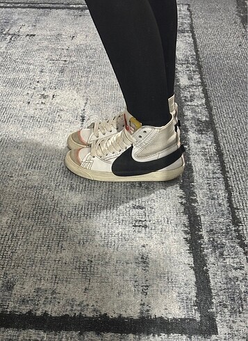 38,5 Beden beyaz Renk Orjinal Nike blazer jumbo