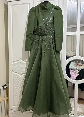 koyu yeşil tesettür abiye - Görsel 3