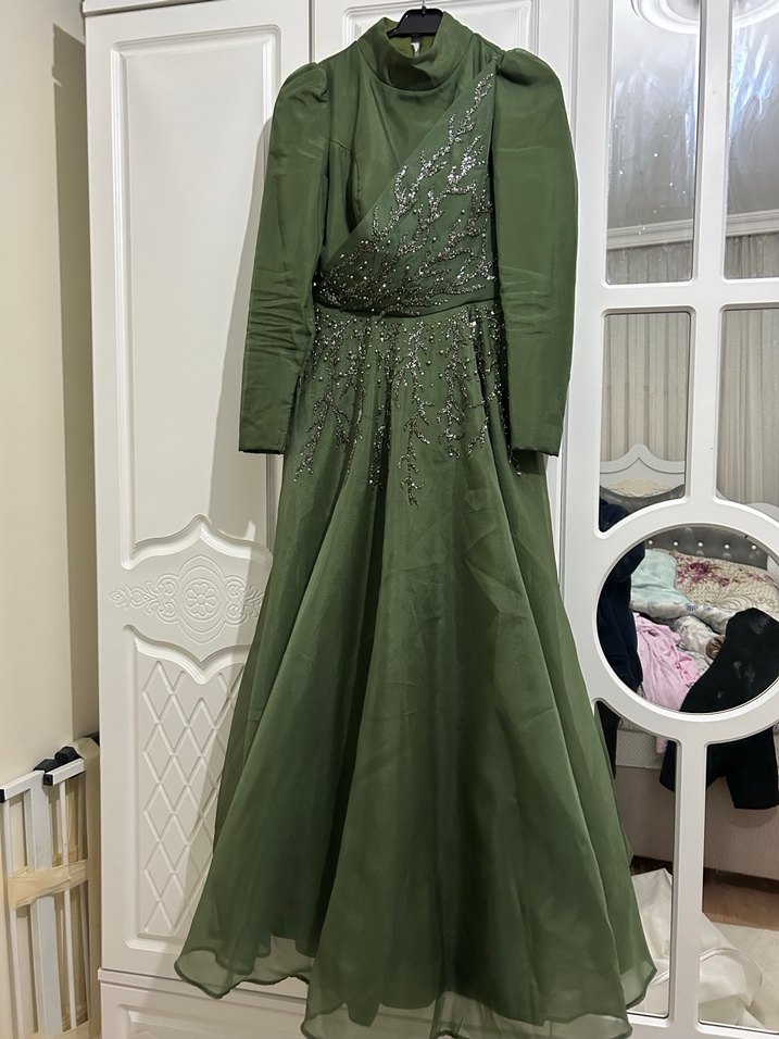 koyu yeşil tesettür abiye - Görsel 3