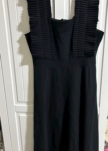 Siyah Fırfırlı V Yakalı Uzun Abiye Elbise - Görsel 2