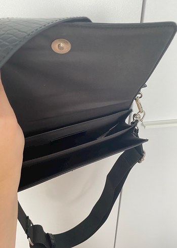 Bershka Siyah Deri Yılan Desenli Kadın Çanta