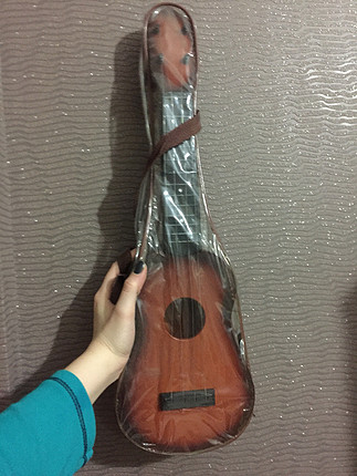 Oyuncak gitar