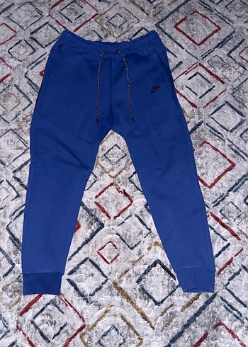 Nike tech MAĞAZA FİYATI 6500 yarı fiyatına satıyorum - Görsel 2