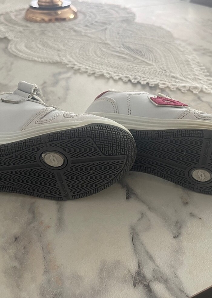 Lotto marka 29 numara kız çocuk spor ayakkabı - Görsel 4