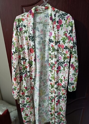 LC Waikiki Lcv çiçekli hırka
