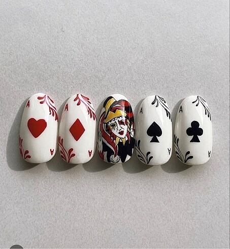 Joker iskambil takma tırnak