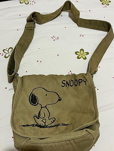 Arkası ve Cep Yeri Fermuarlı Snoopy Çanta