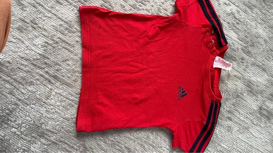Adidas bebek tişört