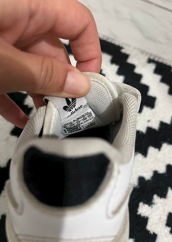 22 Beden 22 numara Adidas ayakkabı