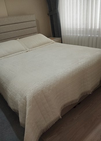 Kırık Beyaz Düz Desenli Saçaklı Yatak Örtüsü - Görsel 9