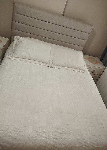 Kırık Beyaz Düz Desenli Saçaklı Yatak Örtüsü - Görsel 8