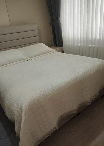 Kırık Beyaz Düz Desenli Saçaklı Yatak Örtüsü - Görsel 6